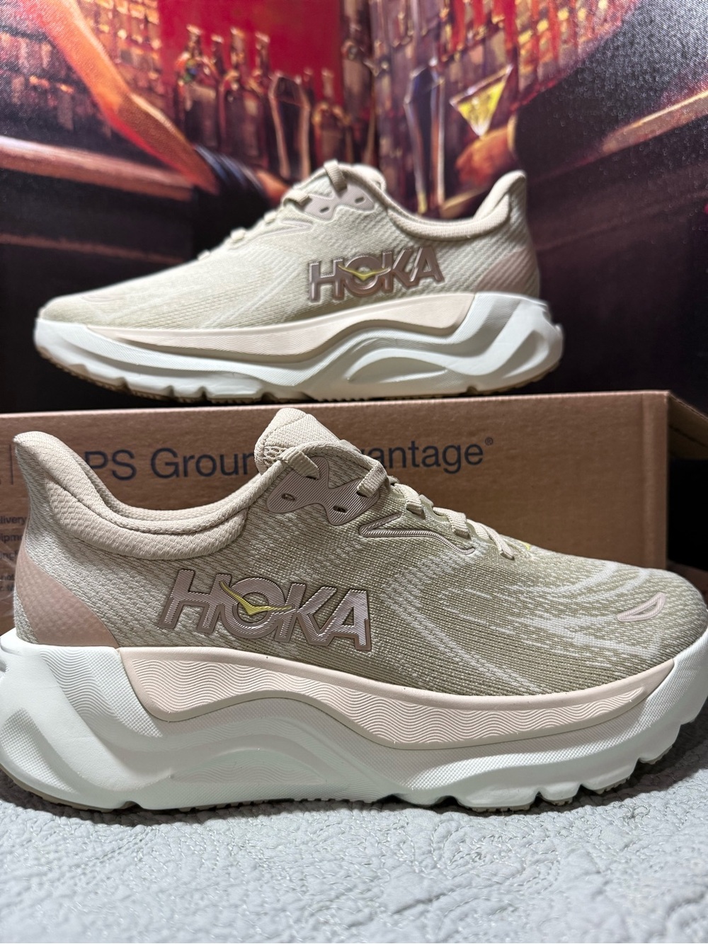 Hoka Women's Sandstone/White Arahi 8 Woman’s Size 9B